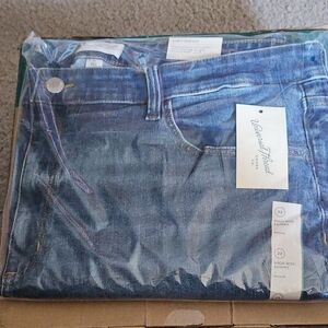 Universal Thread High Rise Blue Jeans Classic Style